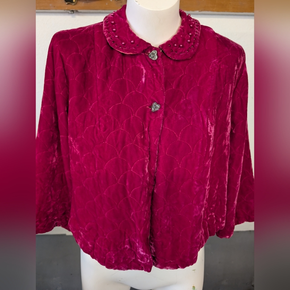 Vintage  Velvet Pink  Bed Coat With Heart Buttons And Rhinestones Size M